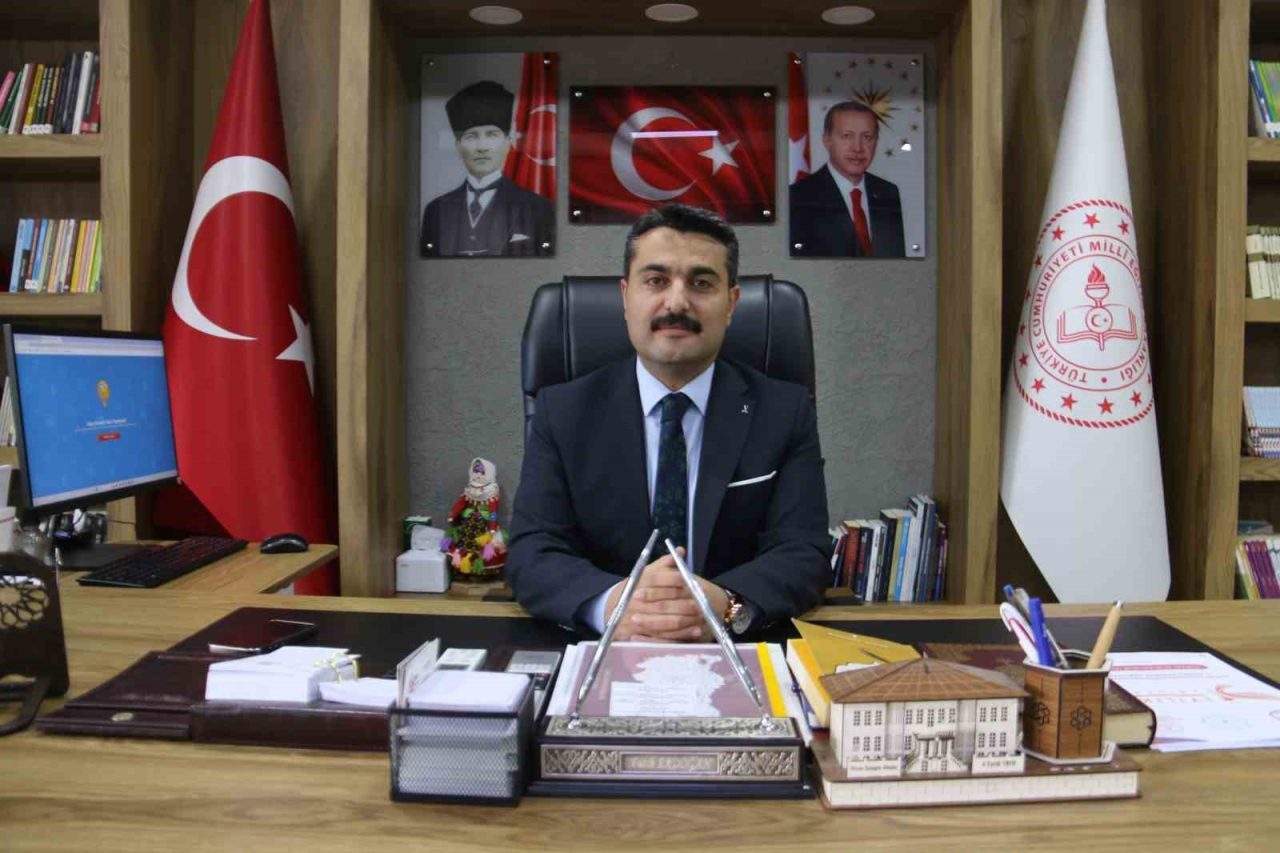 İyilikte sınırları zorlayıp Afganistan’da sınıf oluşturdular