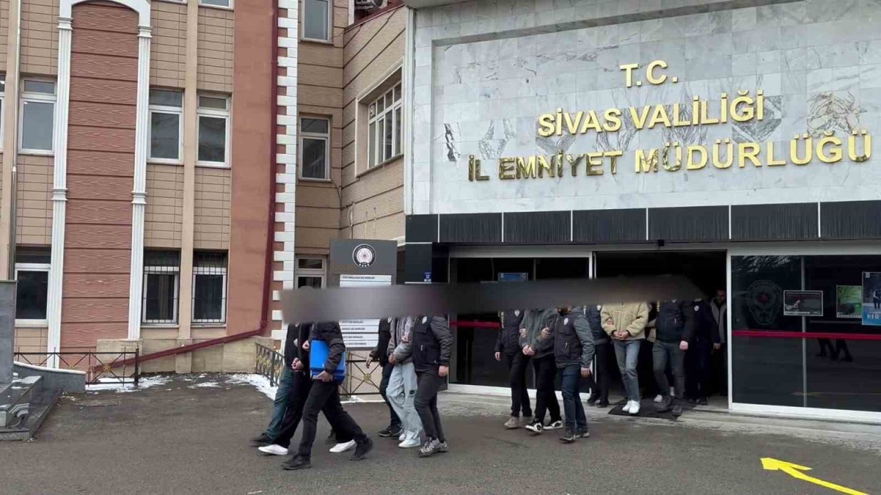 Sivas merkezli 100 milyonluk yaşa dışı bahis operasyonu: 7 gözaltı