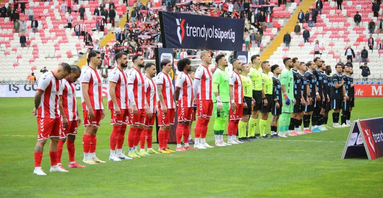 Trendyol Süper Lig: Sivasspor: 2 – Adana Demirspor: 1 (İlk yarı)