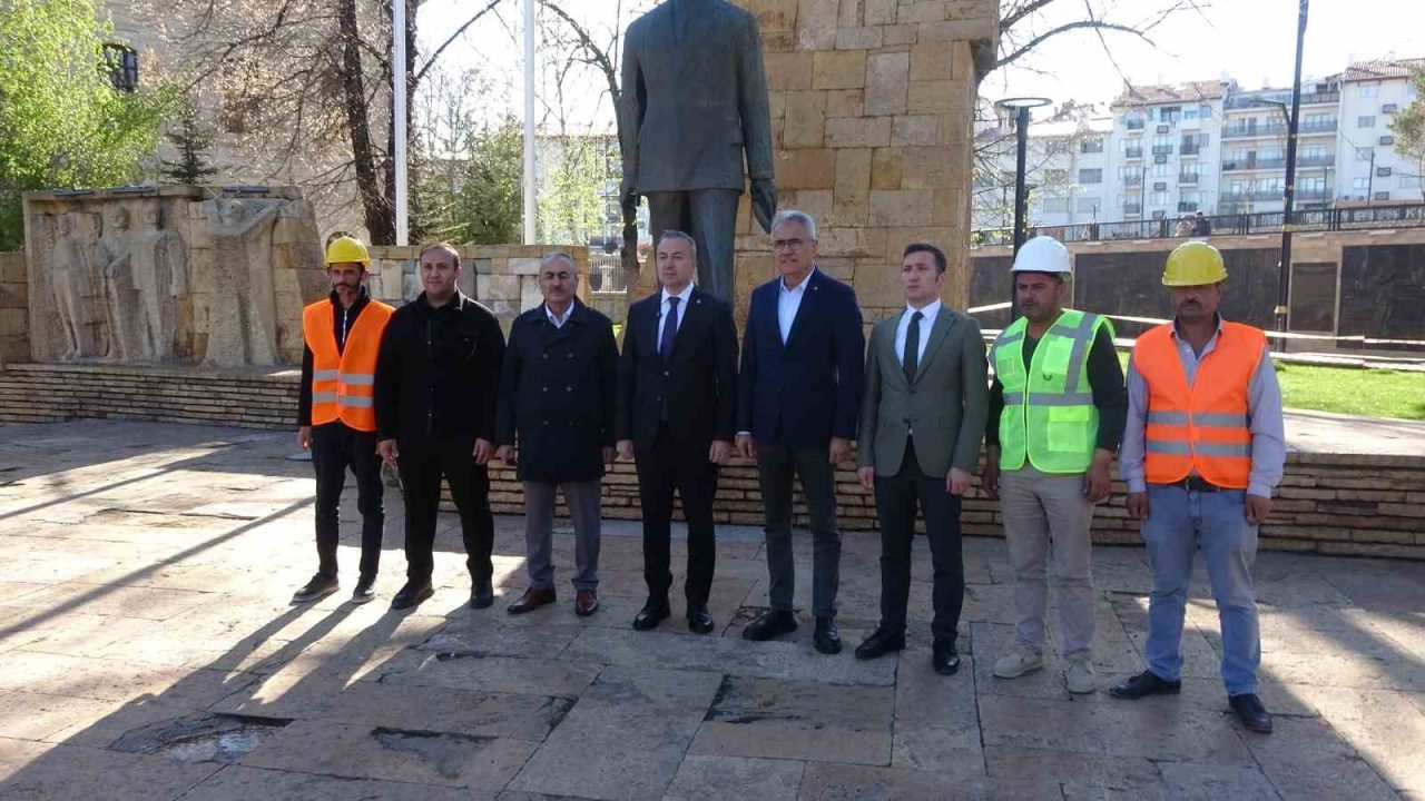 60 Yıllık anıtın çevresi yenileniyor