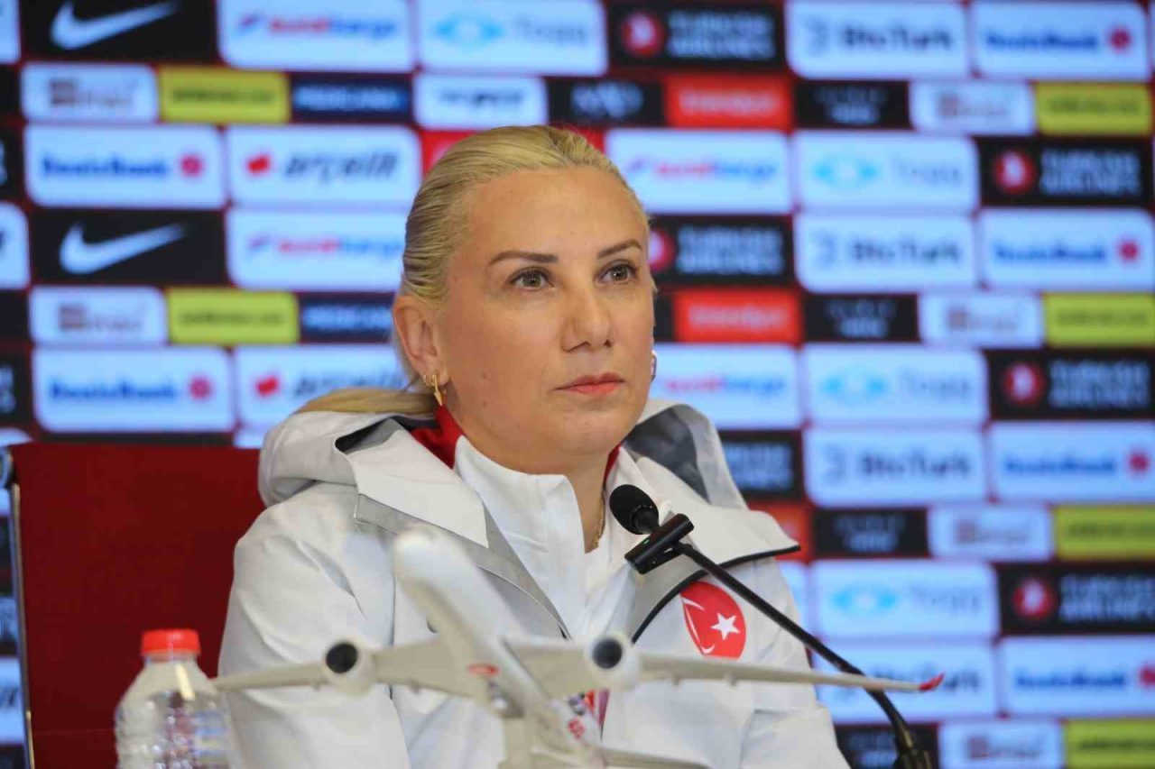 Necla Güngör Kıragası: “Slovenya karşısında en iyi şekilde mücadele edeceğiz”