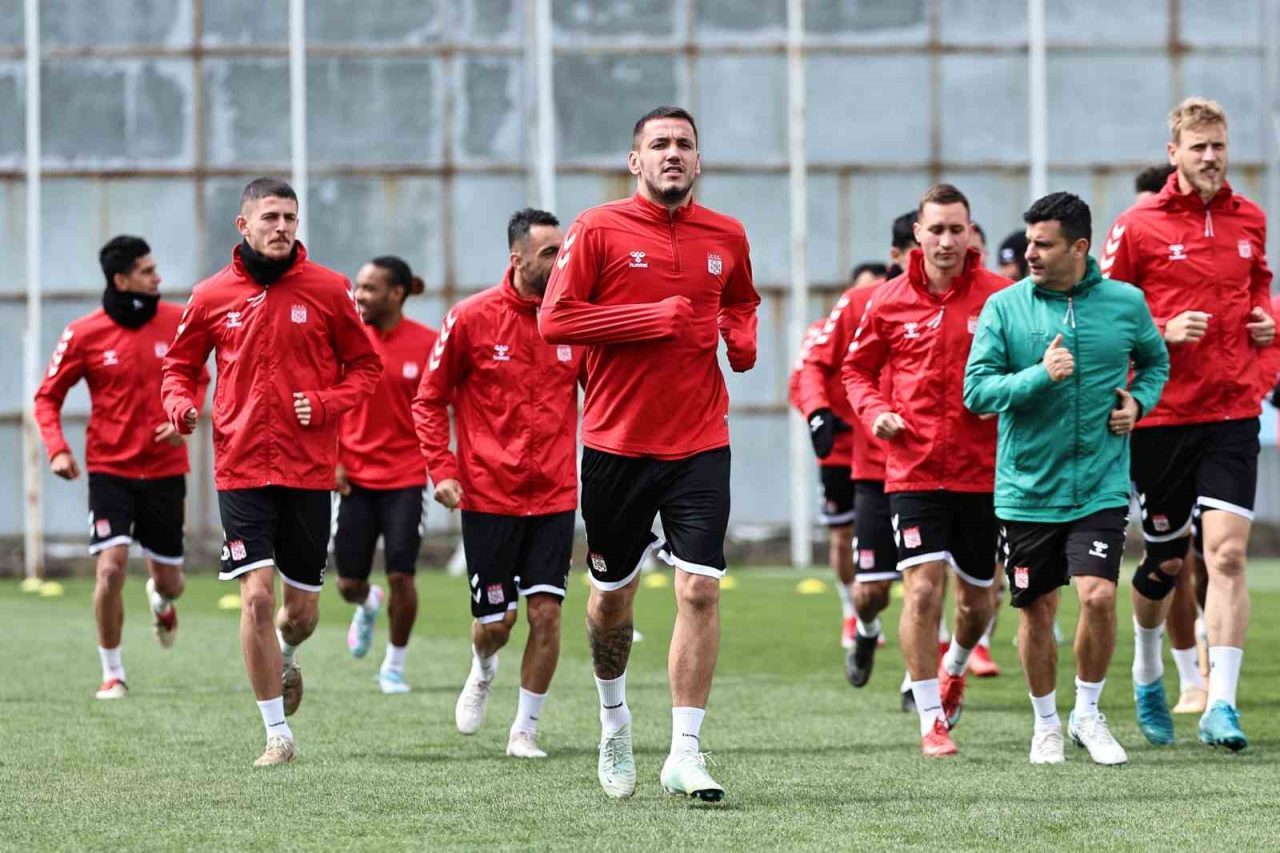 Sivasspor’da Fenerbahçe hazırlıkları sürüyor