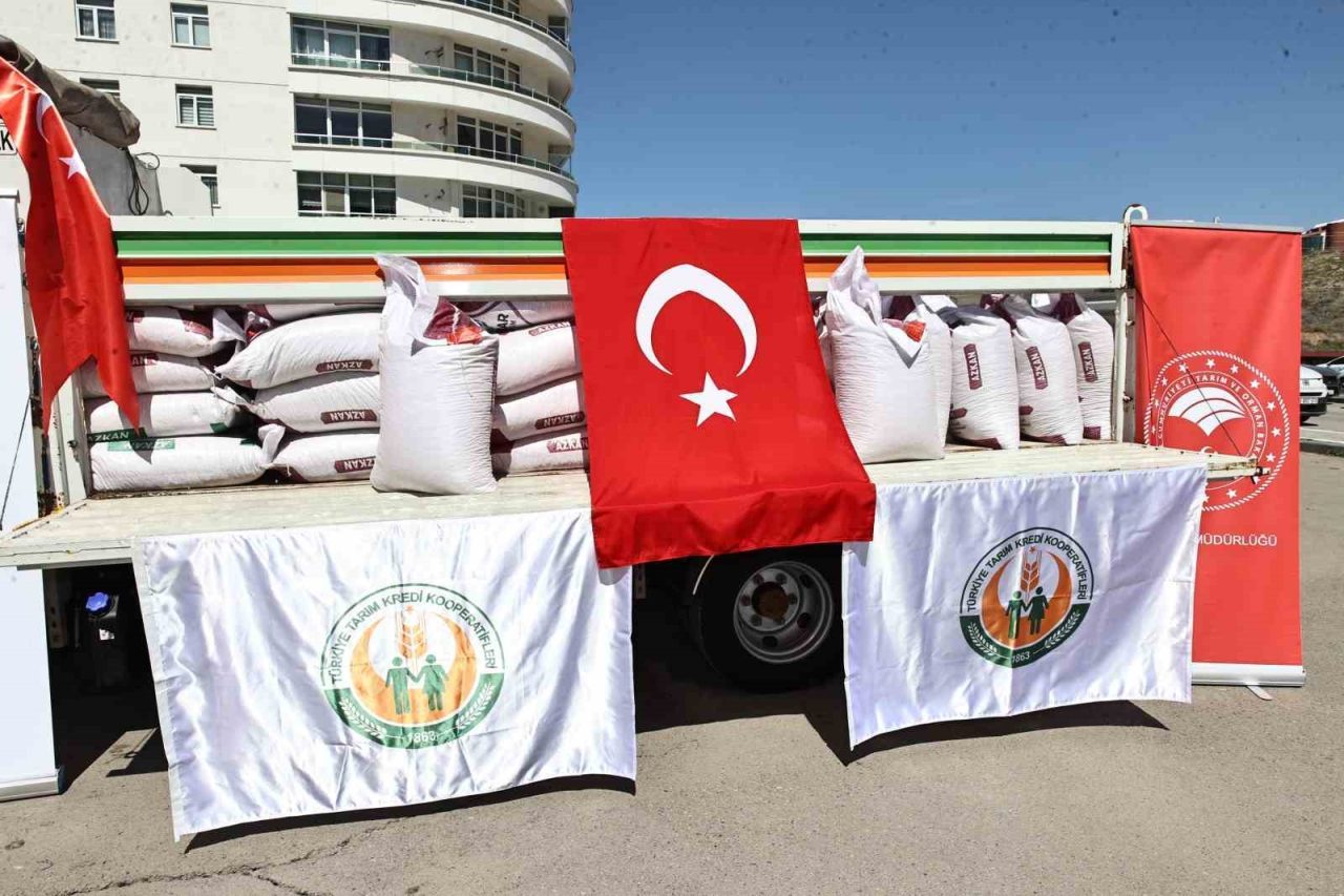 Sivas’ta çiftçilere 285 ton nohut tohumu dağıtıldı