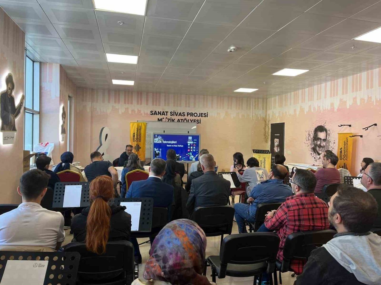 Sivas’ta “Müzik Teknolojileri”  söyleşisi düzenlendi