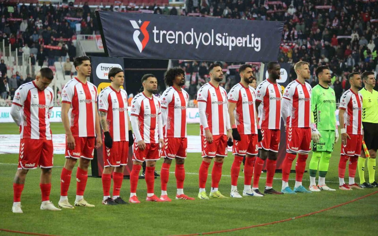 Trendyol Süper Lig: Sivasspor: 0 – Fenerbahçe: 0 (Maç devam ediyor)