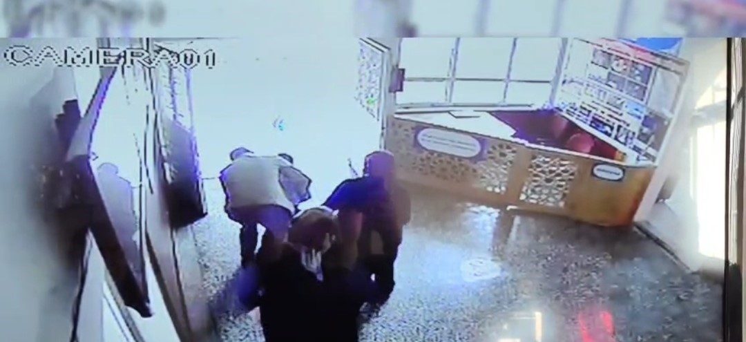 Boğazına şeker takılan öğrenciyi öğretmen Heimlich manevrası ile kurtardı