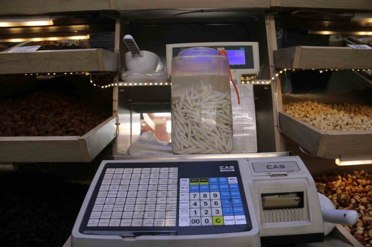 Dünyanın en pahalı sakızı, çeyrek altını geçti yarım altınla yarışıyor