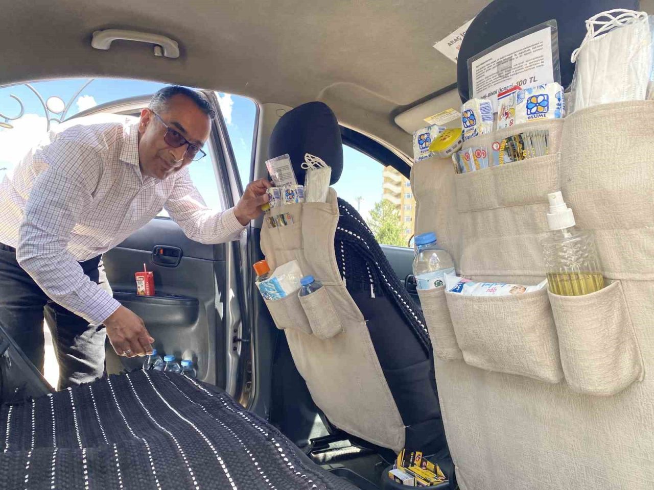 Taksisine hijyen köşesi kurdu, müşteri memnuniyeti katlandı