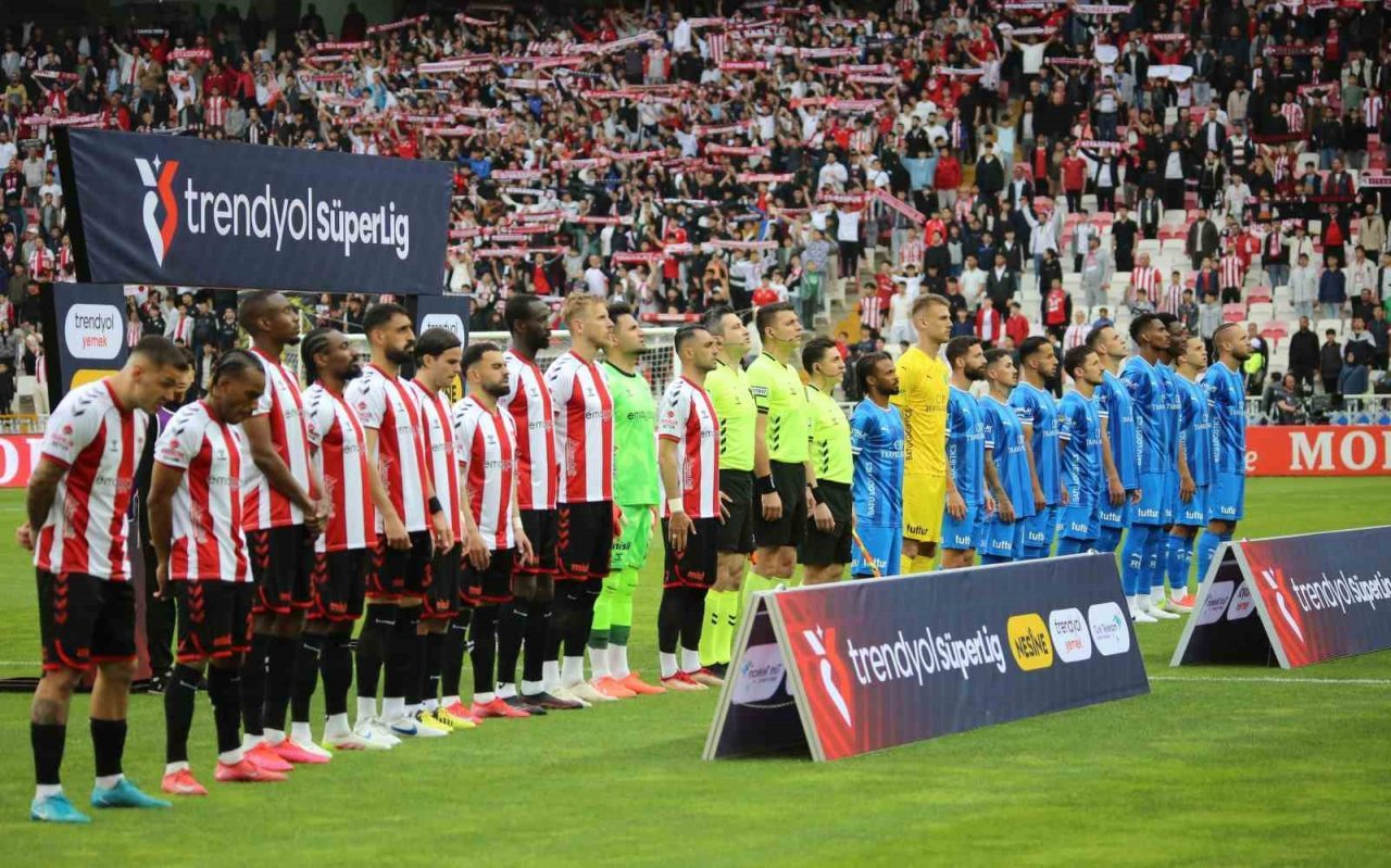 Trendyol Süper Lig: Sivasspor: 0 – Bodrum FK: 0 (İlk yarı)