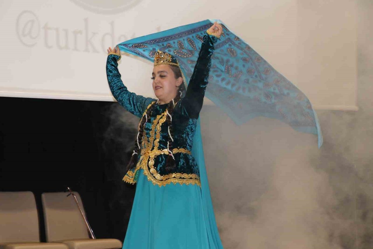 Türk Dünyası’nın kültürel zenginlikleri, Sivas’ta sahnelendi