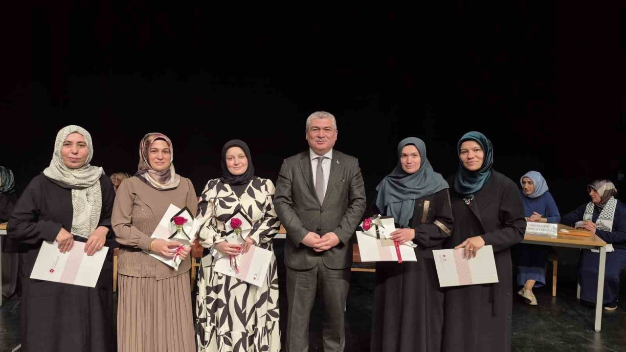 Yetişkin Kur’an kursu öğrencileri bilgilerini yarıştırdı