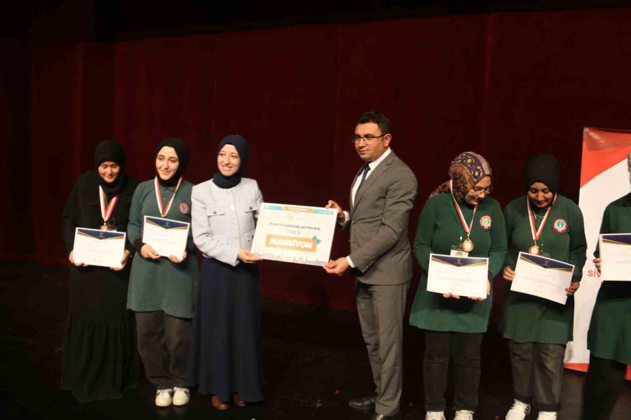 İyilik elçileri ödüllendirildi, ödüllerini Filistin’e bağışladılar