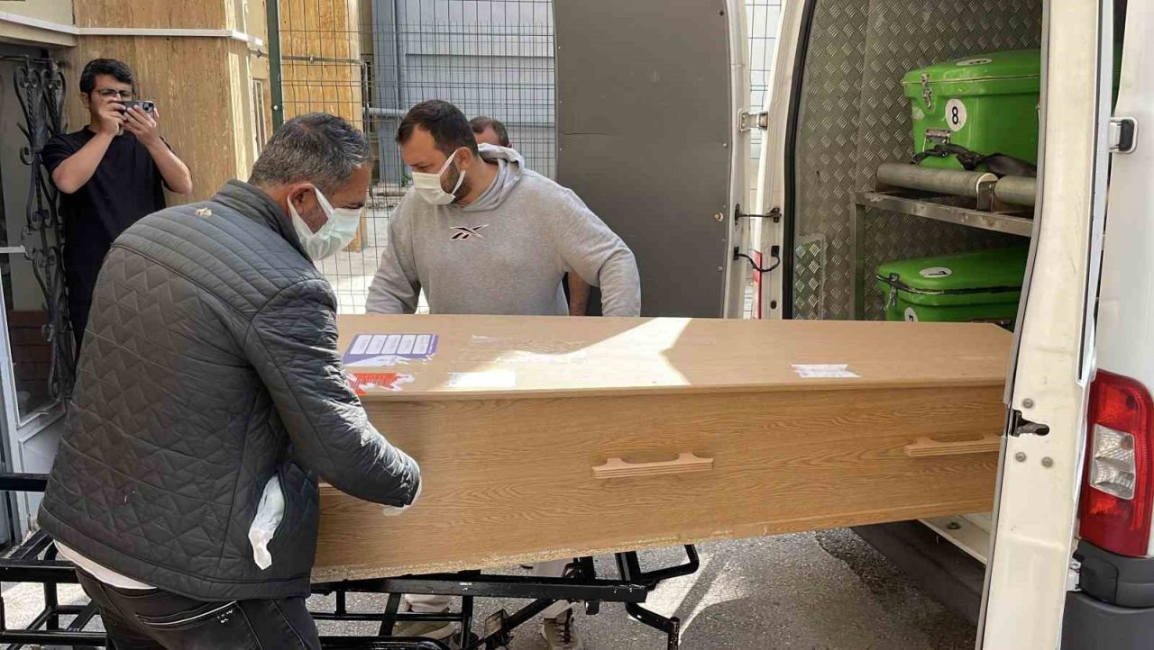 Kenenin yapıştığı yaşlı kadın öldü, kentte ölü sayısı 8’e ulaştı