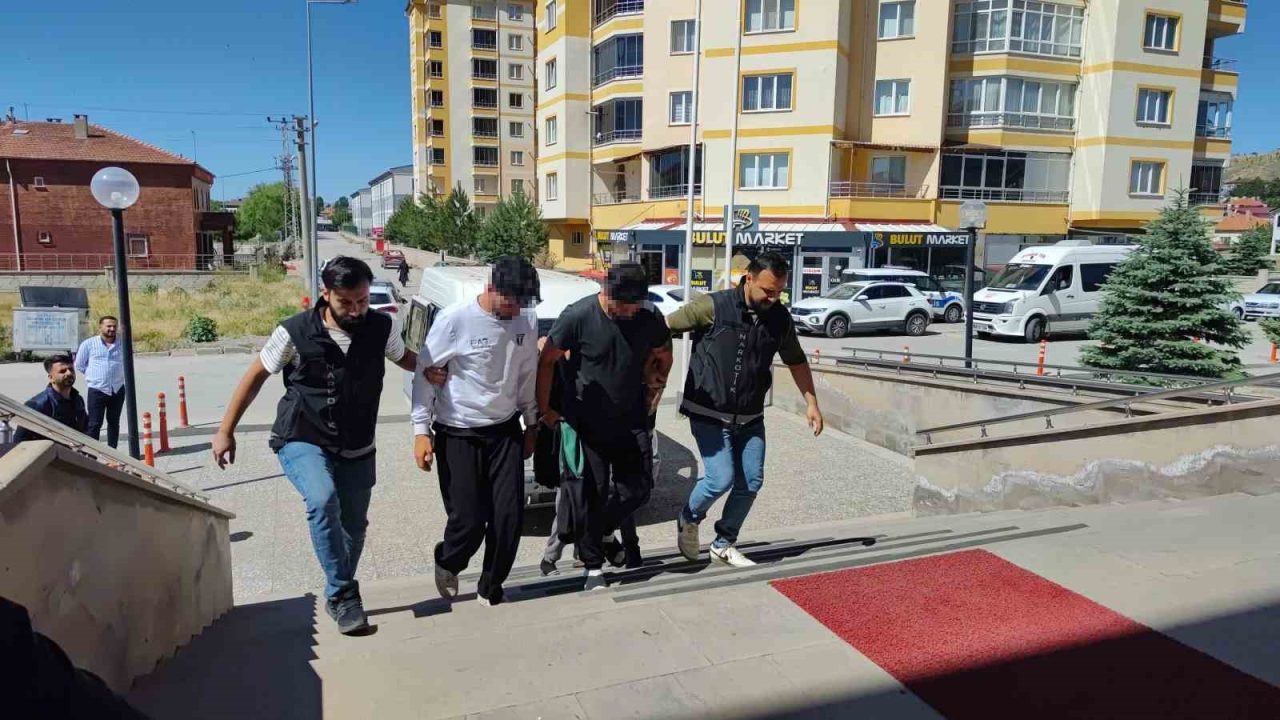 Sivas’ta 1 kilo 360 gram uyuşturucu ele geçirildi: 8 gözaltı