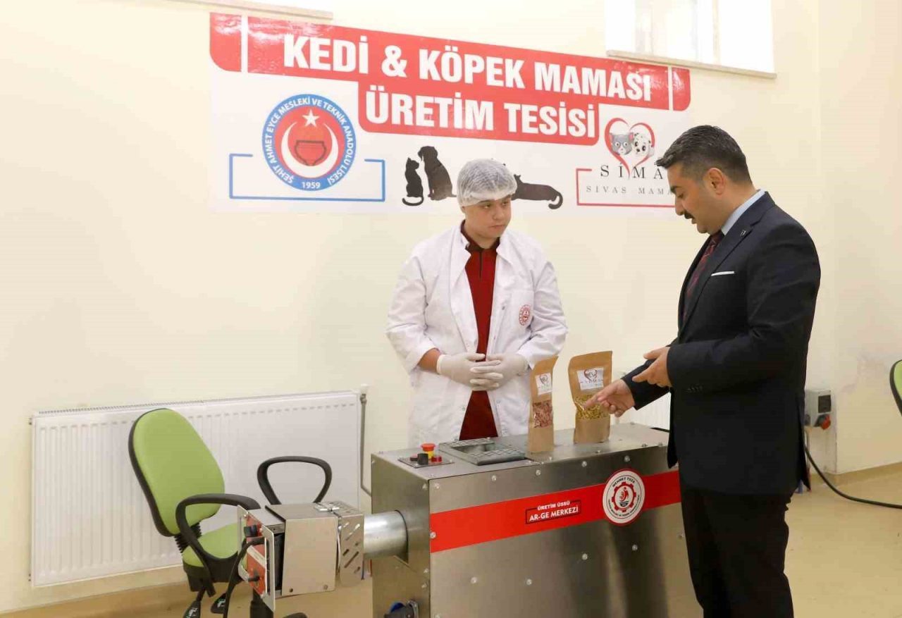 Sivas’ta atık gıdalar mamaya dönüşüyor