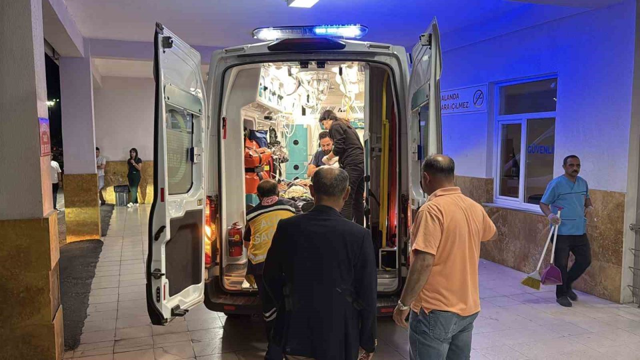 Eski Bitlis Valisi Karaömeroğlu, Sivas’ta trafik kazası geçirdi