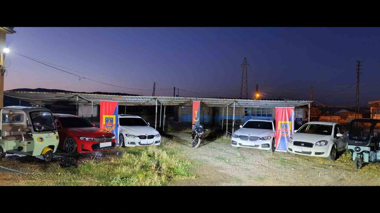 Jandarma ekiplerinden altın ve döviz hırsızlarına darbe