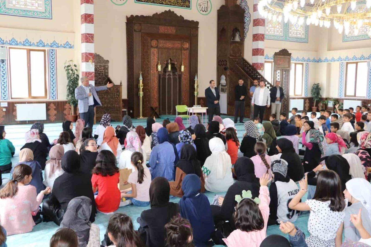 Sivas’ta camiler çocuk sesleriyle yankılandı