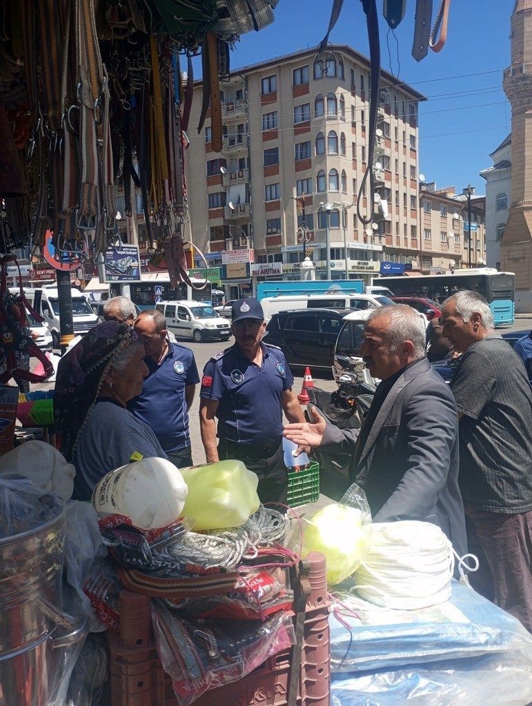 Sivas’ta kaldırımları işgal eden işletmelere 1 milyon 116 bin 815 TL para cezası kesildi