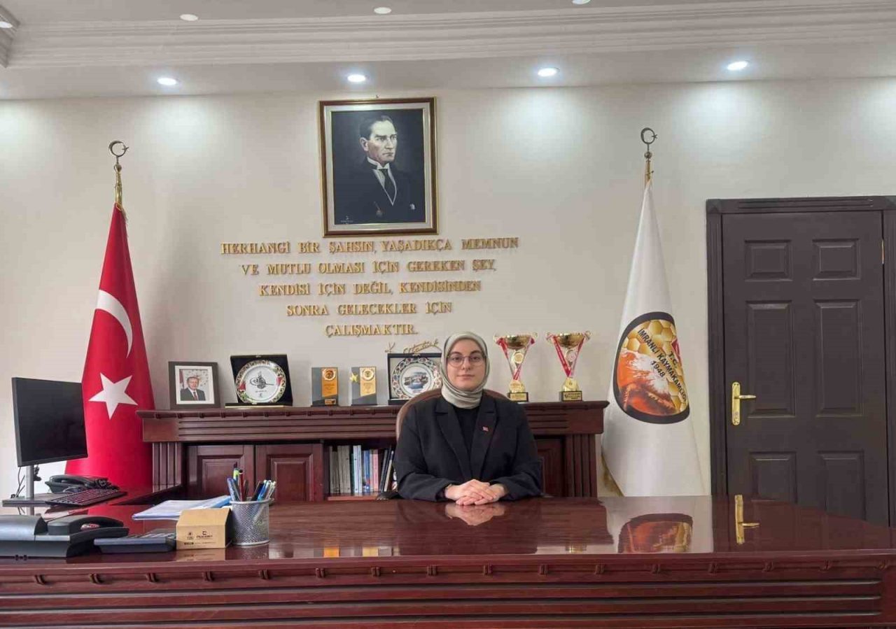 İmranlı’nın ilk kadın kaymakamı göreve başladı