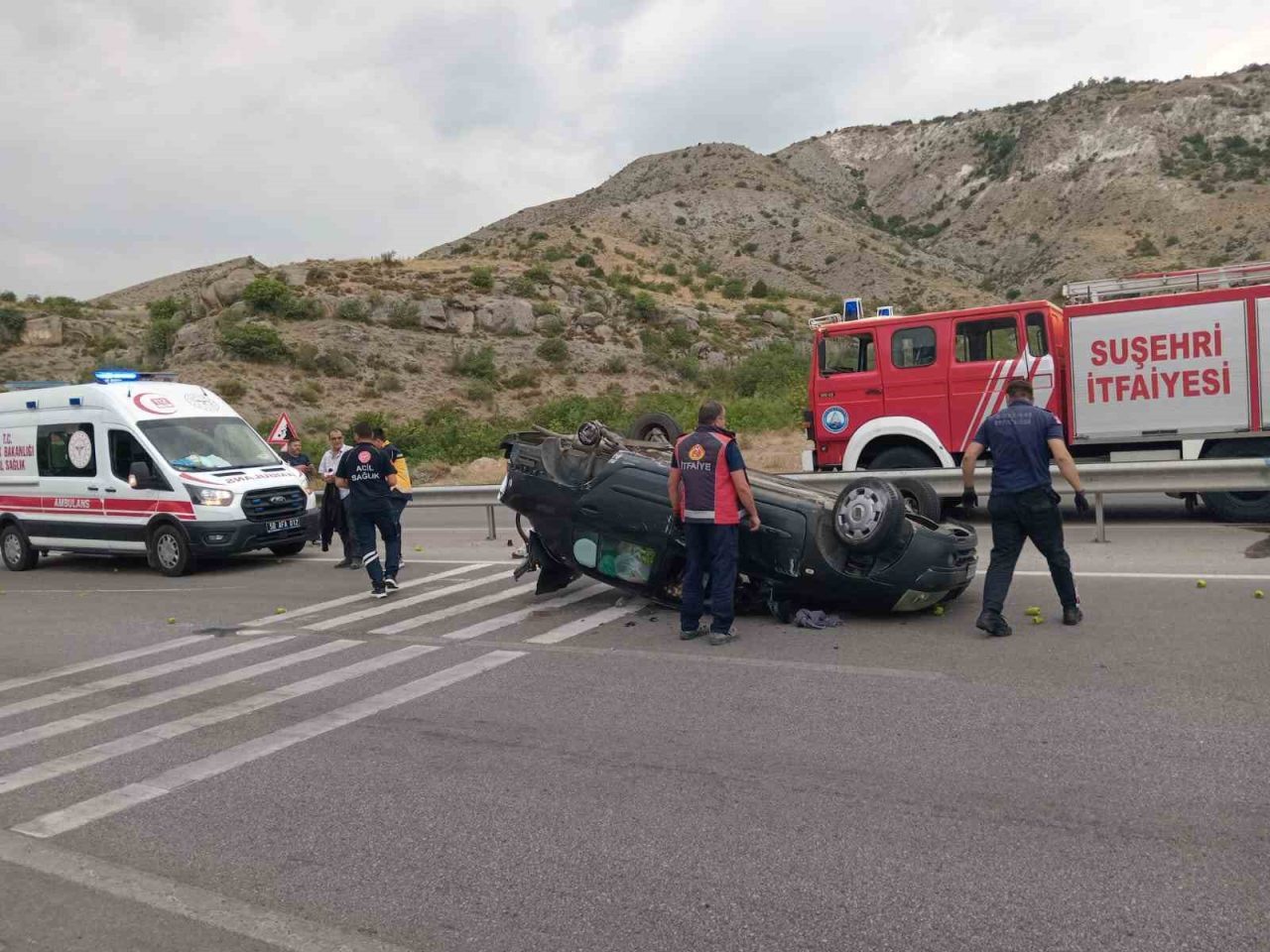 Lastiği kopan otomobil takla attı: 1 yaralı