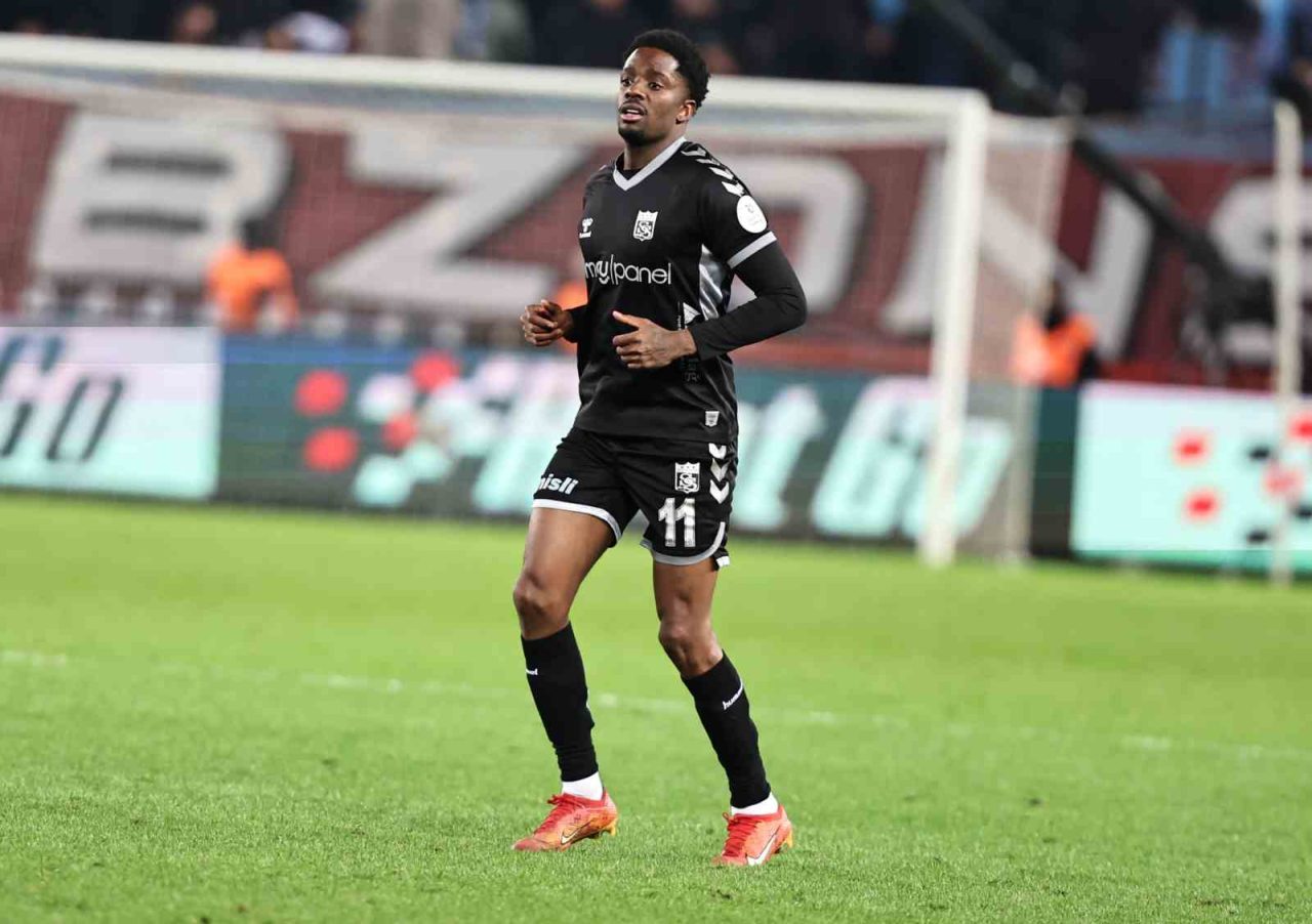 Sivasspor’da Menig ile yollar ayrıldı