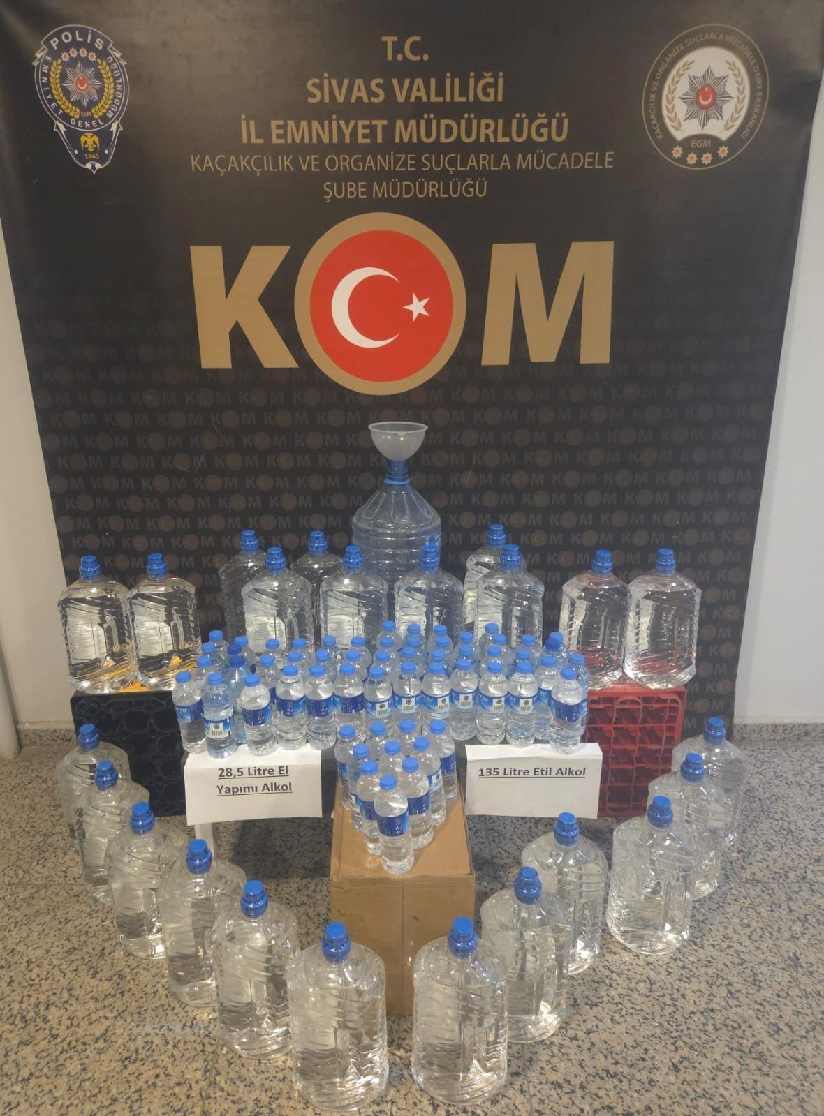 Sivas’ta el yapımı alkol operasyonu: 125 litre etil alkol ele geçirildi