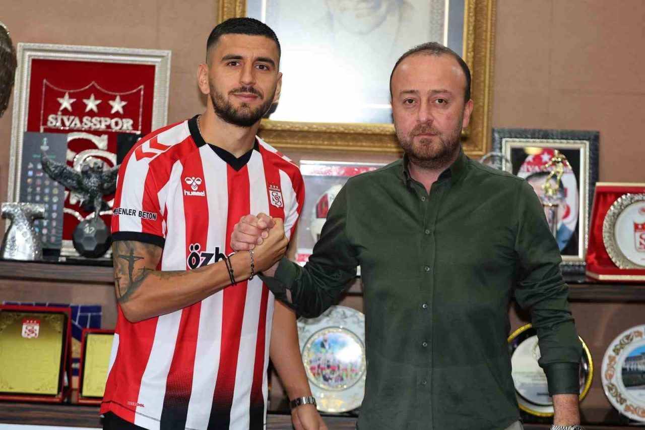 Daniel Avramovski Sivasspor’a imzayı attı