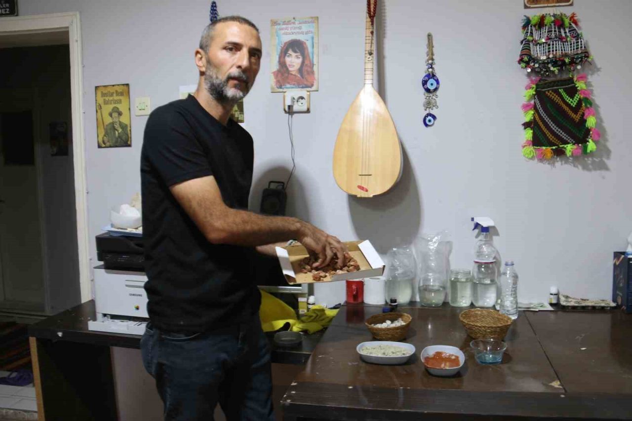 Dünyaca ünlü camiden etkilendi, unutulmaya yüz tutmuş kili yeniden gün yüzüne çıkarttı