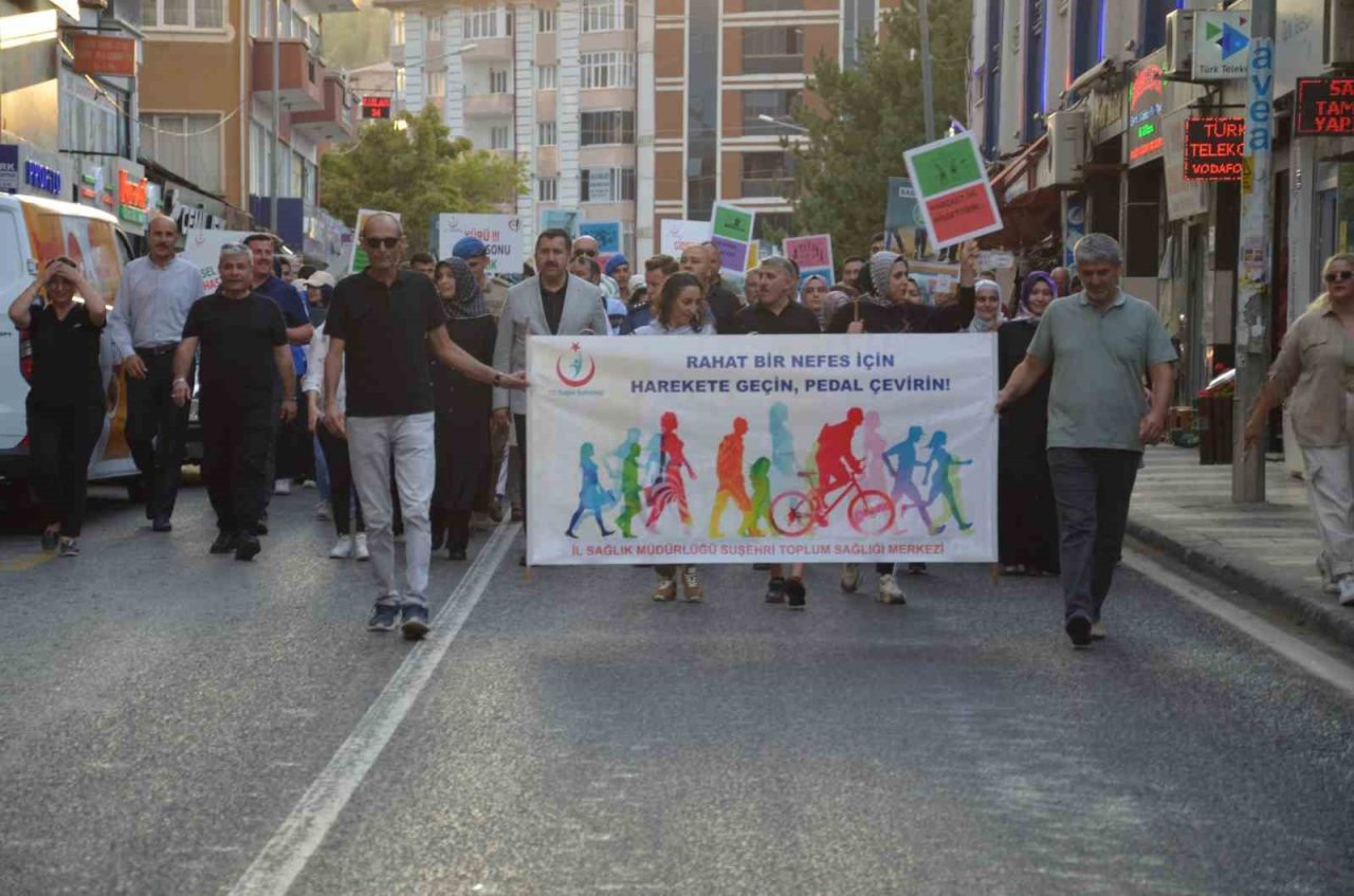 Obeziteye dikkat çekmek için yürüyüş yapıp halay çektiler