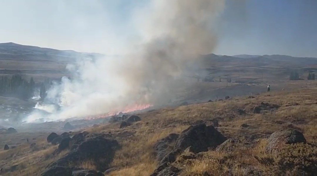 Sivas’ta örtü yangını