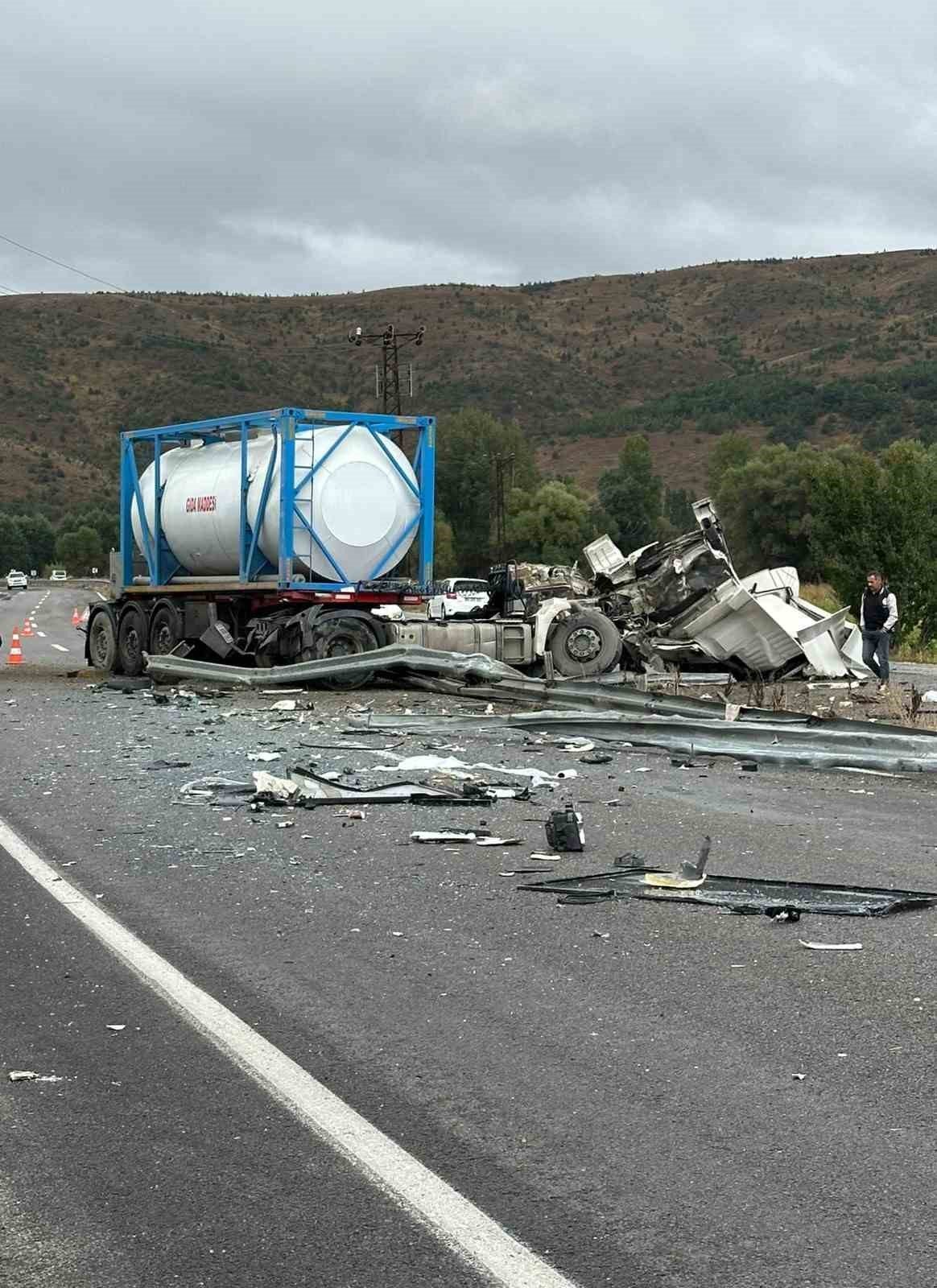 Sivas’ta otobüs kazası, 3’ü ağır 18 yaralı