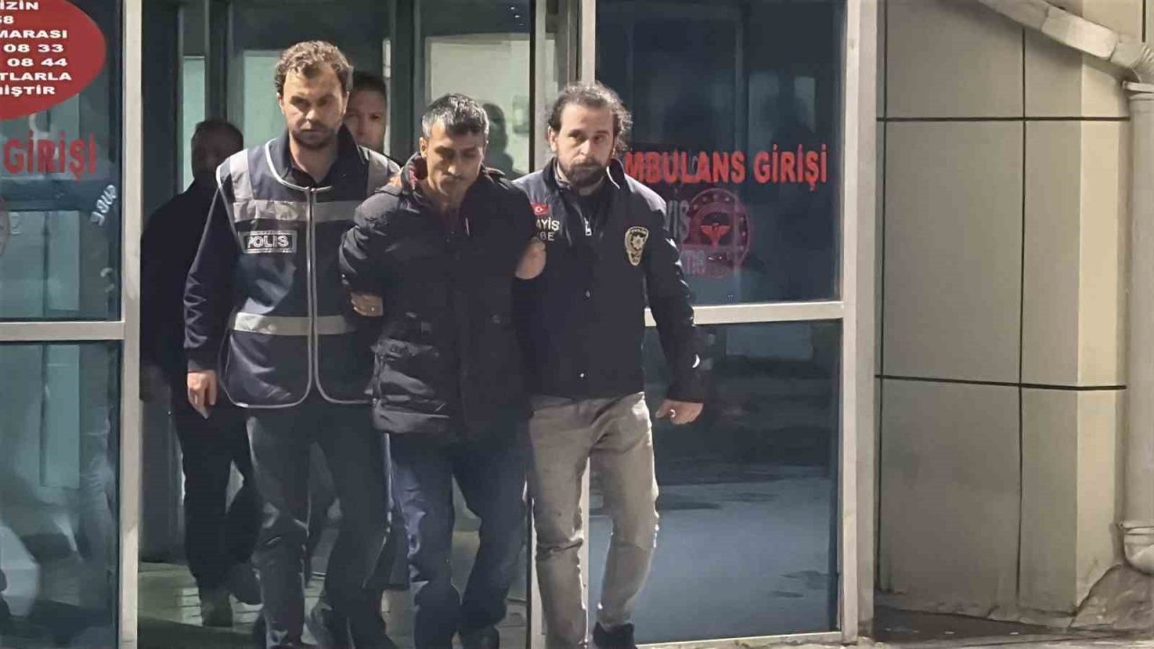 Kardeşleri ellerini bağlanıp boğazları keserek öldürmüştü, 2 kez ağırlaştırılmış müebbet ile cezalandırıldı