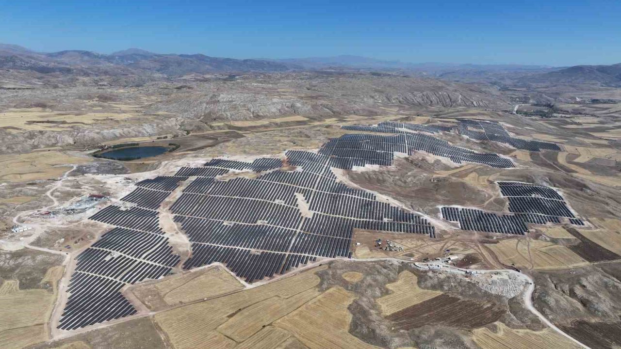 Türkiye’nin en yüksek kapasiteli santrallerinden birisi Sivas’ta hizmete girdi